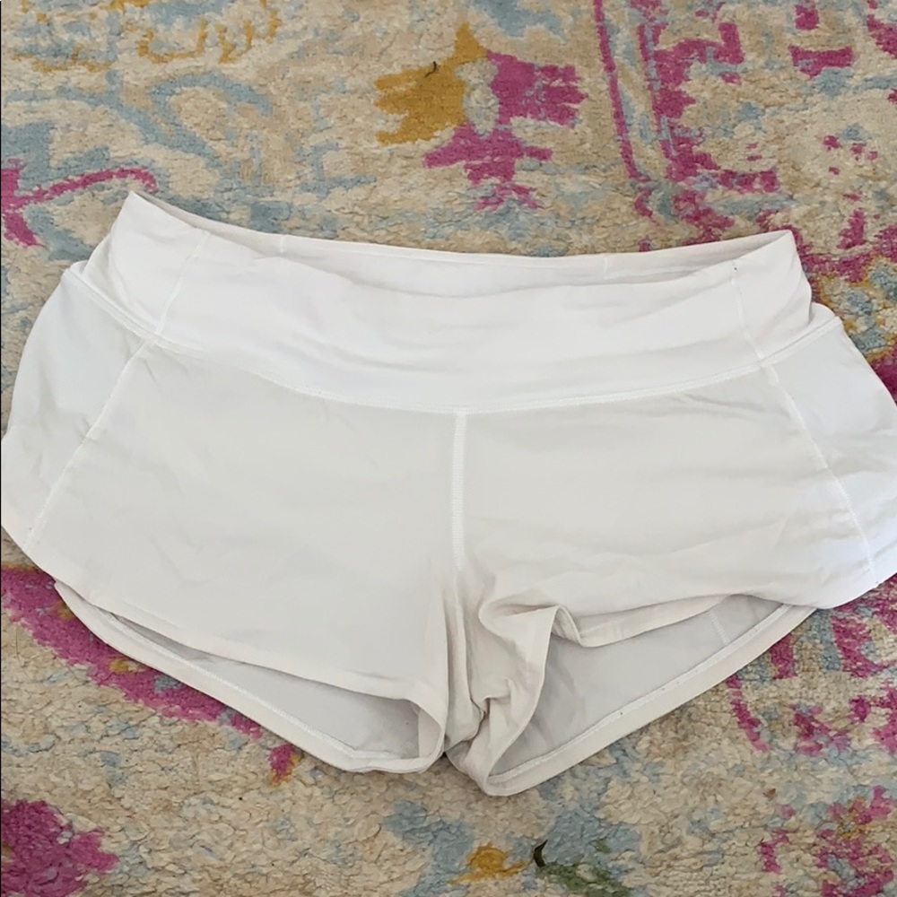 Lululemon white speed up shorts 2.5” size 6